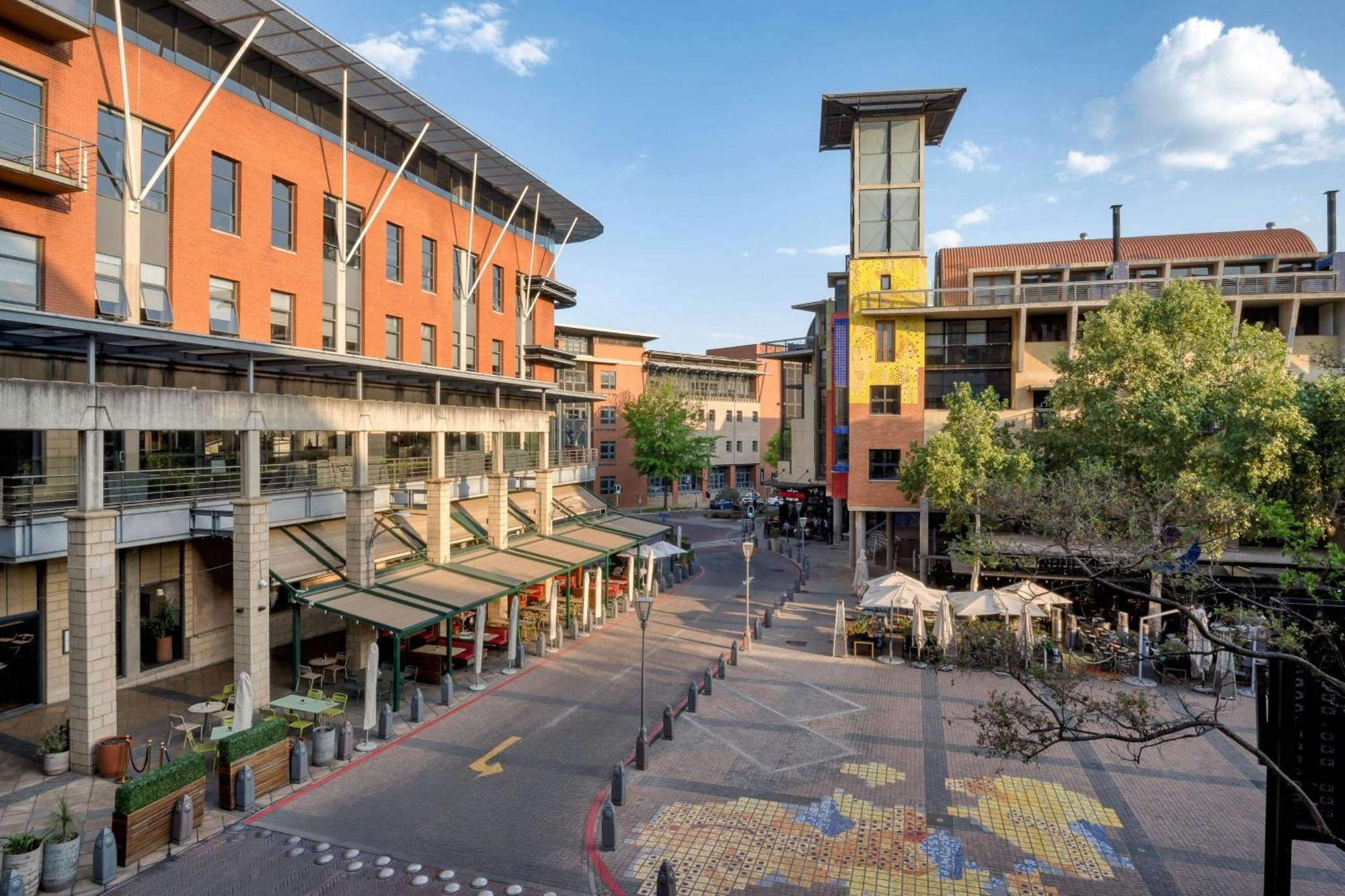 African Pride Melrose Arch, Autograph Collection